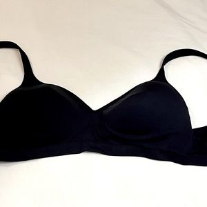 Carol Hockman, XL bra - 94% nylon, 6% spandex